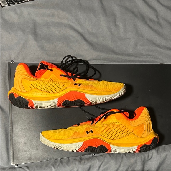 Under Armour Bright Orange and Black Sneakers - Picture 1 of 6